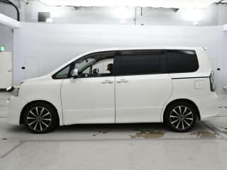 2007 TOYOTA Voxy