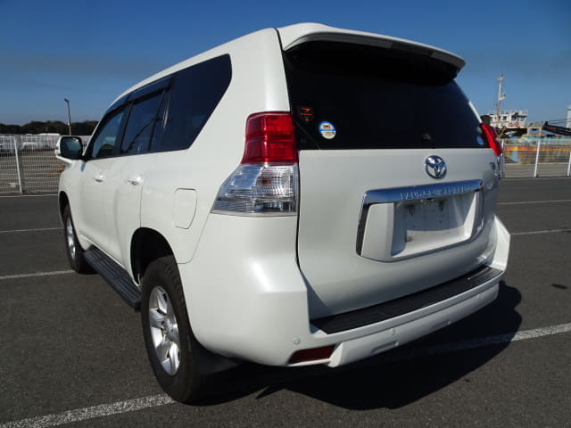 2010 TOYOTA Land Cruiser Prado
