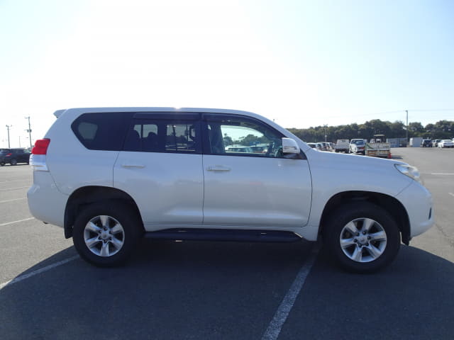 2010 TOYOTA Land Cruiser Prado