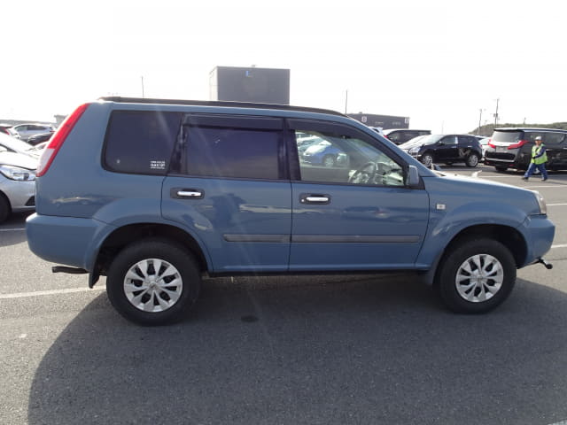2005 NISSAN X-Trail