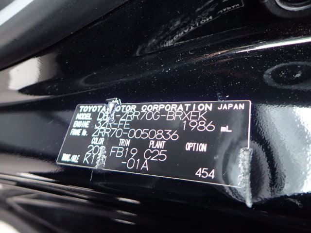 TOYOTA Voxy thumbnail 41
