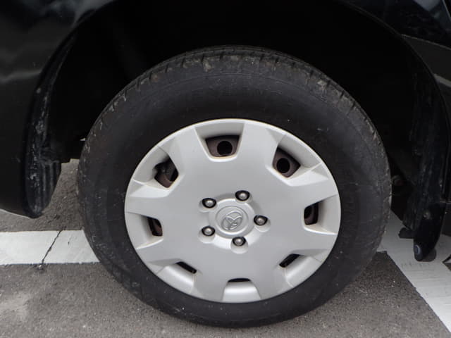 TOYOTA Voxy thumbnail 11