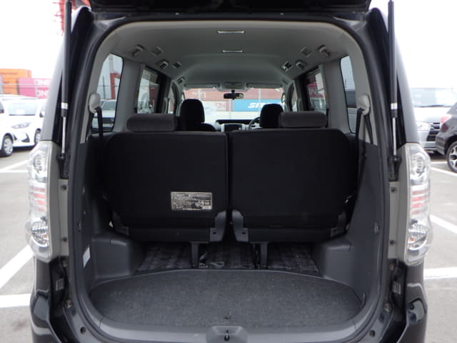 TOYOTA Voxy thumbnail 28