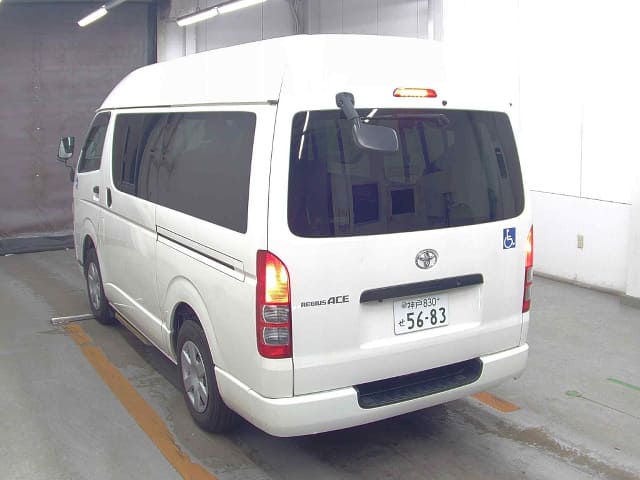 2008 TOYOTA Regiusace Van