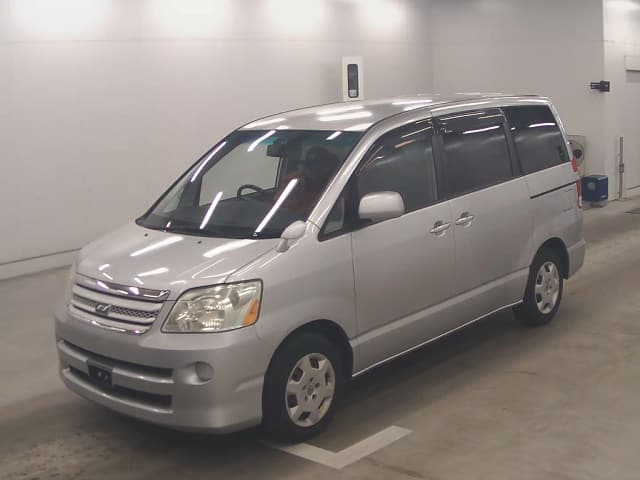 TOYOTA Noah]