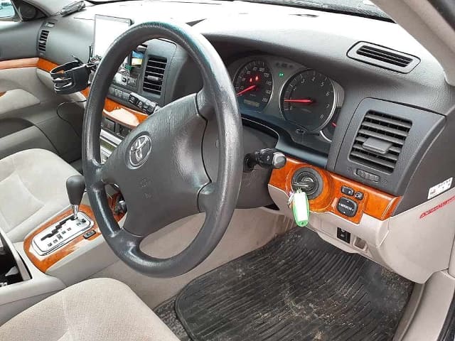 2004 TOYOTA Mark II