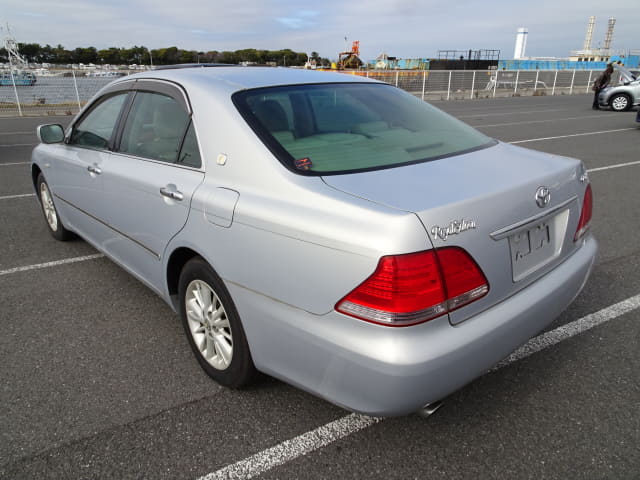 2004 TOYOTA Crown