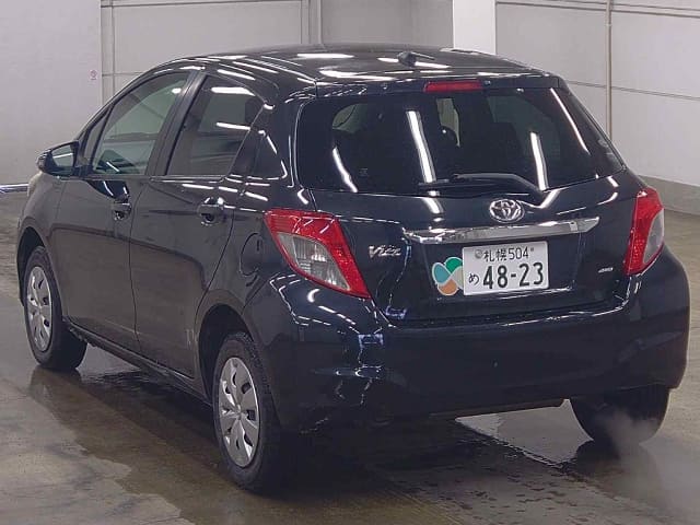 2011 TOYOTA Vitz