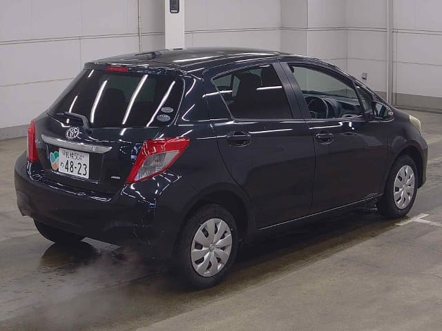 2011 TOYOTA Vitz