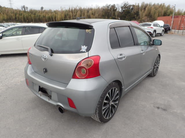 2005 TOYOTA Vitz