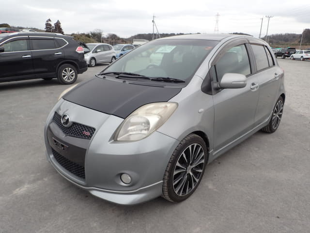 2005 TOYOTA Vitz