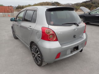 2005 TOYOTA Vitz