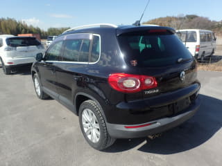 2010 VOLKSWAGEN Tiguan
