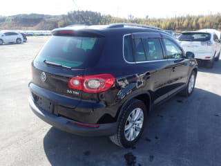2010 VOLKSWAGEN Tiguan