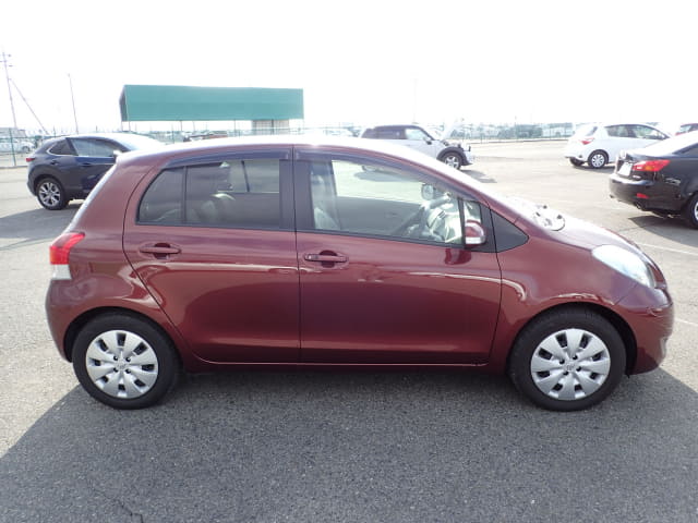 2009 TOYOTA Vitz