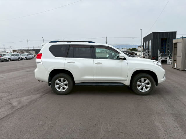 2011 TOYOTA Land Cruiser Prado