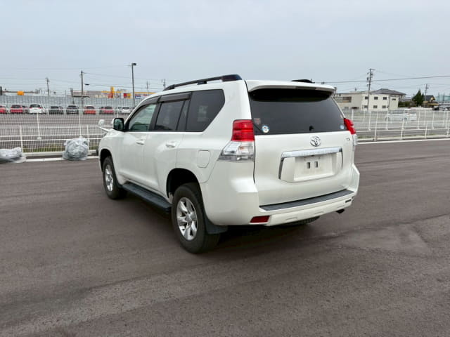 2011 TOYOTA Land Cruiser Prado