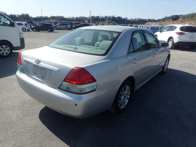 2004 TOYOTA Mark II