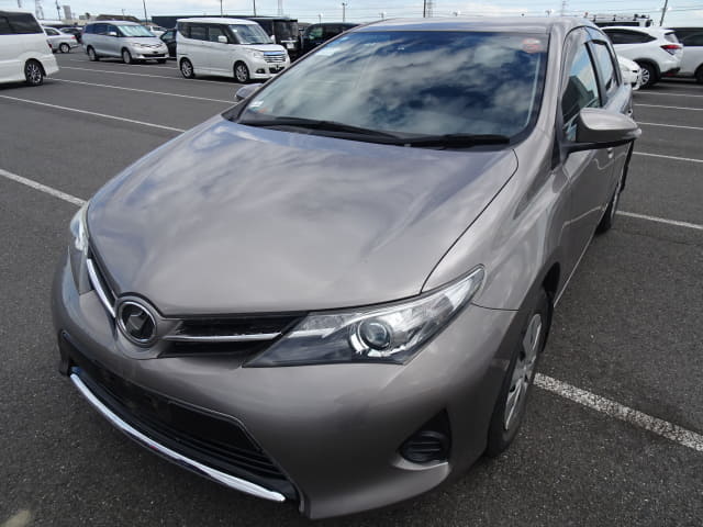 TOYOTA Auris