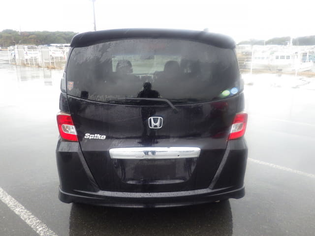 2011 HONDA Freed Spike