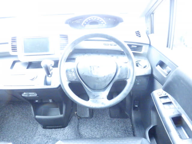 2011 HONDA Freed Spike