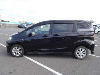 2011 HONDA Freed Spike