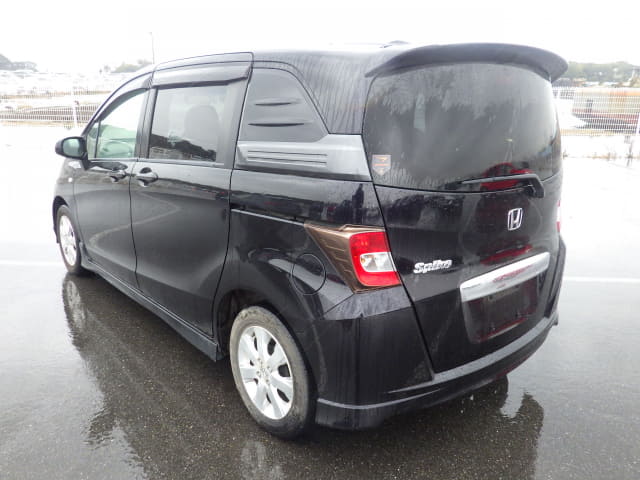 2011 HONDA Freed Spike