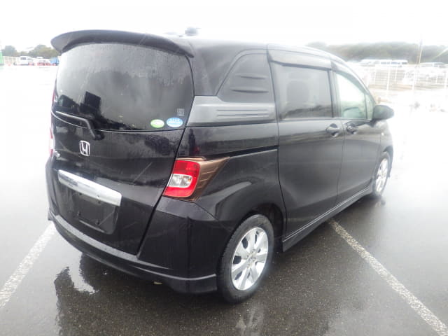 2011 HONDA Freed Spike