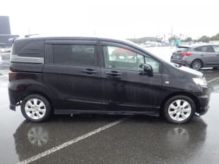 2011 HONDA Freed Spike