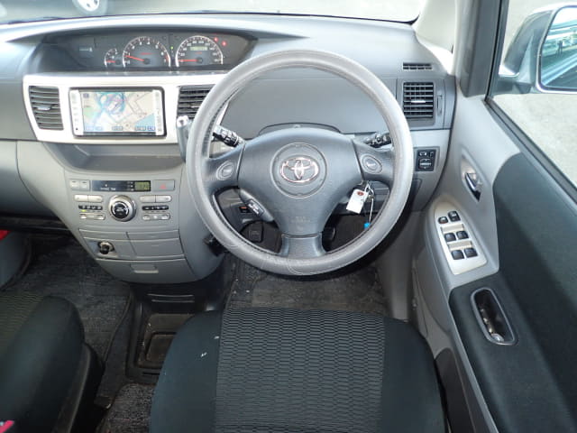 2006 TOYOTA Voxy