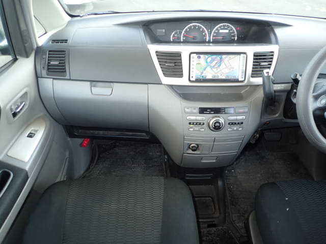 2006 TOYOTA Voxy