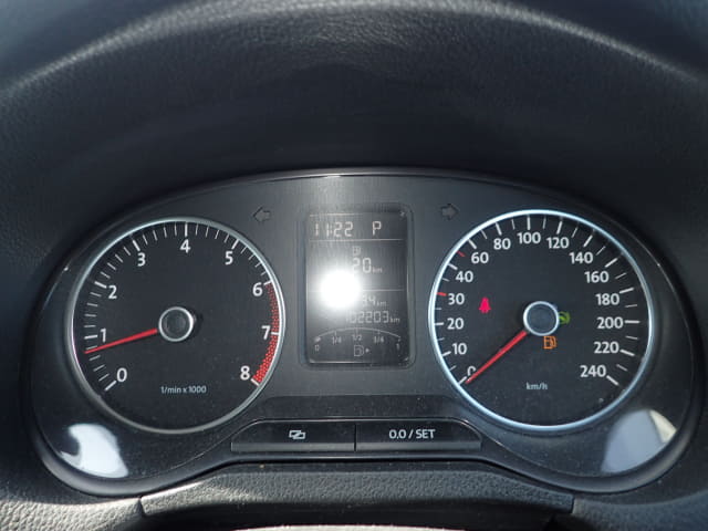 2011 VOLKSWAGEN Polo