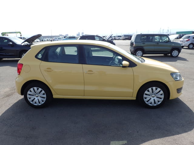 2011 VOLKSWAGEN Polo