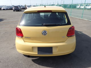 2011 VOLKSWAGEN Polo