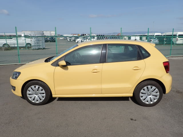 2011 VOLKSWAGEN Polo
