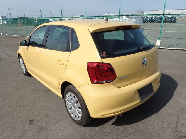 2011 VOLKSWAGEN Polo