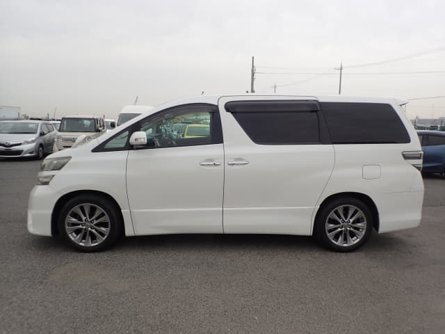 2011 TOYOTA Vellfire
