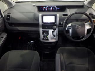 2010 TOYOTA Voxy