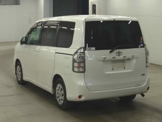 2010 TOYOTA Voxy
