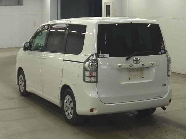 TOYOTA Voxy thumbnail 5