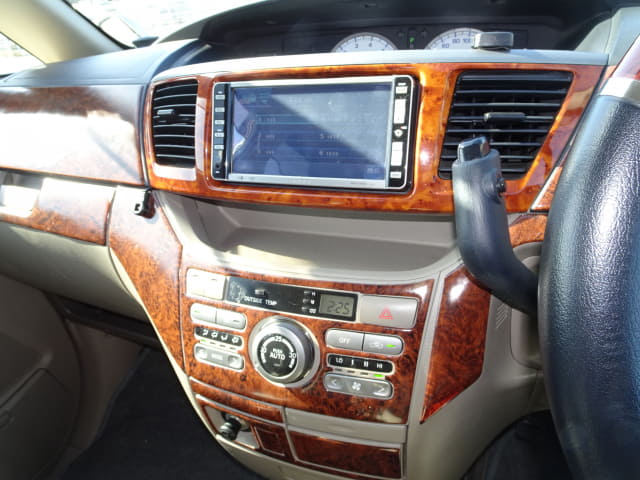TOYOTA Noah thumbnail 37