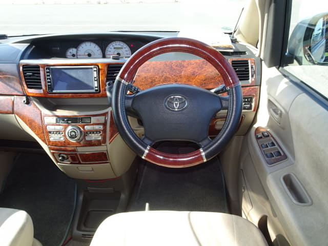 TOYOTA Noah thumbnail 33