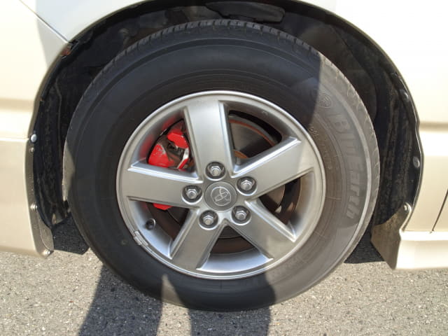 TOYOTA Noah thumbnail 9
