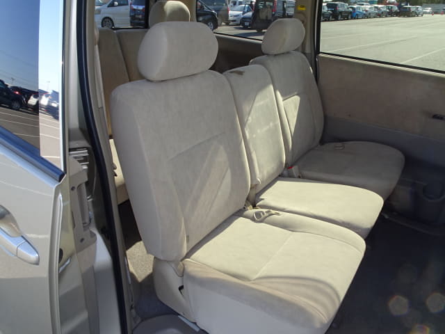 TOYOTA Noah thumbnail 27