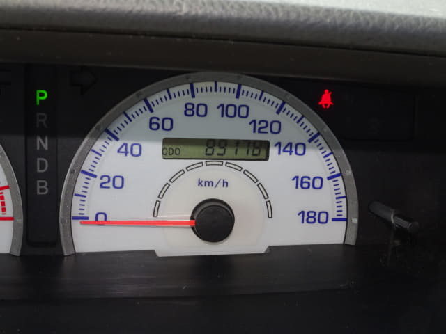 TOYOTA Noah thumbnail 36