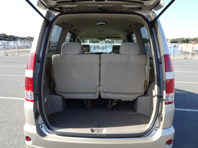TOYOTA Noah thumbnail 29