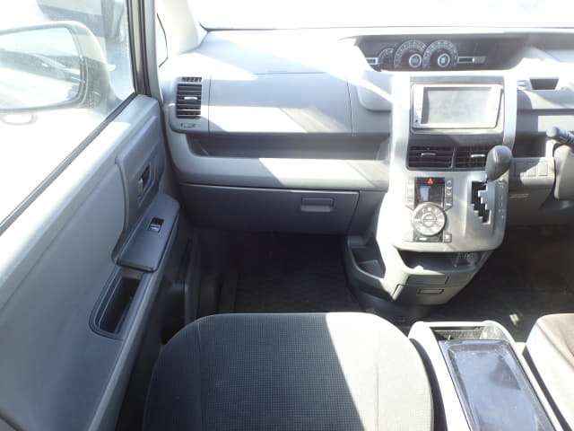 2008 TOYOTA Noah
