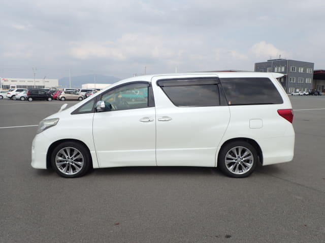 2011 TOYOTA Alphard
