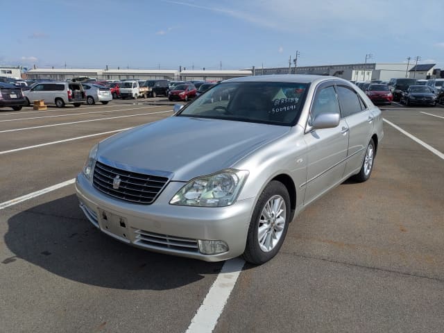 2004 TOYOTA Crown
