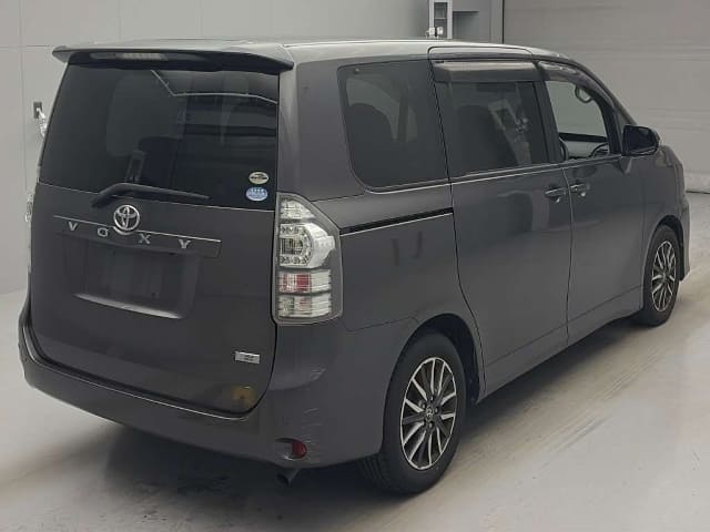 2010 TOYOTA Voxy